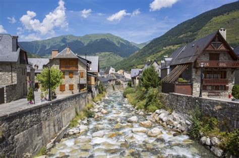 Los Pueblos M S Bonitos Que Ver En El Valle De Ar N Tuscasasrurales