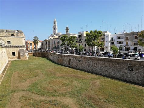 Bari Scorcio Dall Ingresso Del Castello Foto De Archivo Editorial