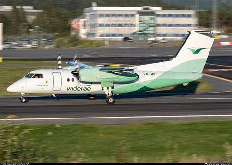 LN WII Widerøe De Havilland Canada DHC 8 103B Dash 8 Photo by Richard