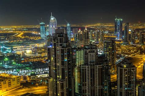 迪拜城市建筑夜景图片 美丽的夜景迪拜鸟瞰素材 高清图片 摄影照片 寻图免费打包下载