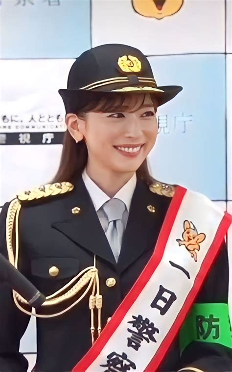 ボード「美しい目」のピン【2024】 女性警官 女性警察官 美しい目