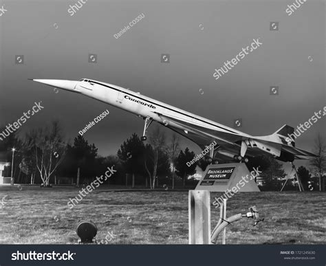 Large Scale Model Concorde Supersonic Jet Stock Photo 1721245630 ...