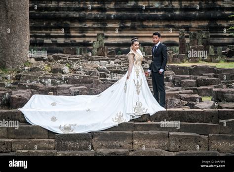 Wedding In The Angkor Wat Cambodia Asia Stock Photo Alamy