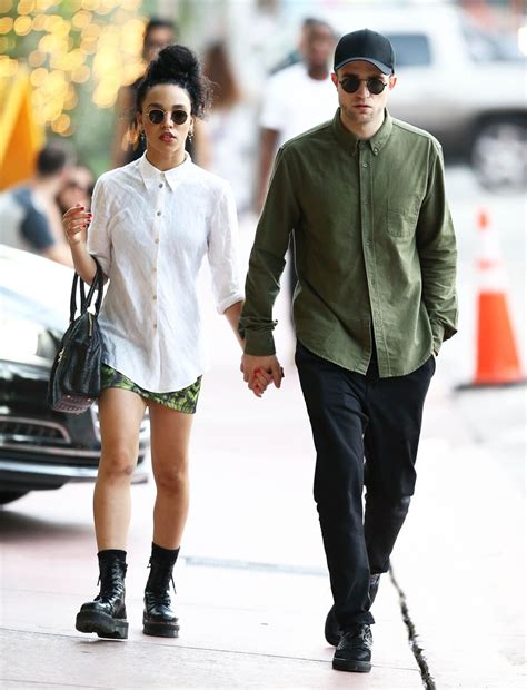 Photo Exclusif Robert Pattinson et sa petite amie FKA twigs à Miami