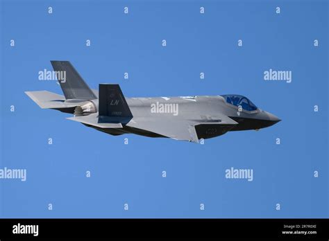 US Air Force F-35A Stealth aircraft in flight Stock Photo - Alamy