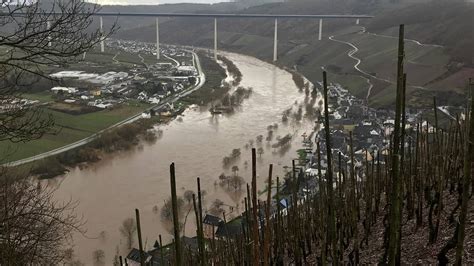 Hochwasser In Kr V Traben Trarbach Und Rzig Kreis Bernkastel Wittlich