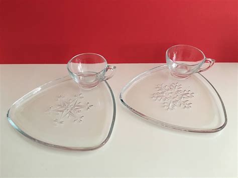 Indiana Glass Snowflake Snack Plates With Matching Mugs Festive Lunch