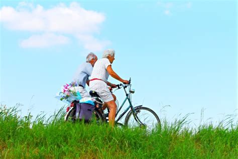 Anche Gli Ottantenni Devono Continuare A Camminare Almeno Minuti Al