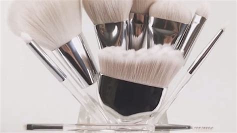 The internet is going insane for these new E.L.F. Cosmetics brushes ...