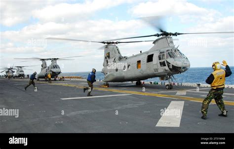 31st Marine Expeditionary Unit 31st Meu Amphibious Assault Ship Ch 46e Sea Knight Flight