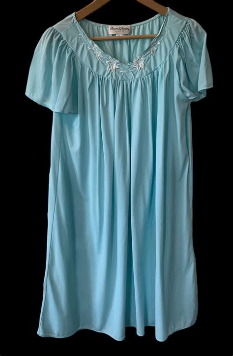 Miss Elaine Classics Soft Blue Nightgown Size Small N Gem