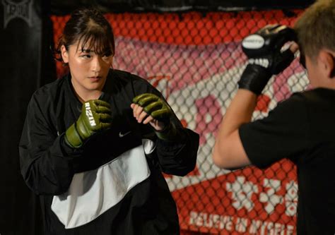 写真：【rizin】rena ケガからの復帰戦に自信「パワーアップして戻ってきた」 東スポweb