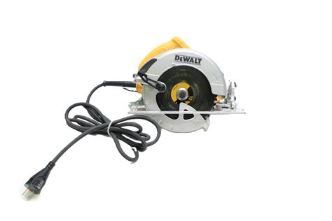 Dewalt Dwe575 15 Amp Corded 7 1 4 Lightweight Circular Saw 0576