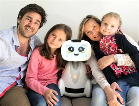 buddy  robot open source  toda la familia la mirada del replicante