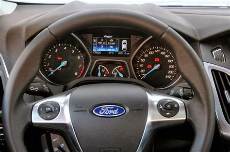 Vídeo Novo Ford Focus Hatch 2014 em detalhes