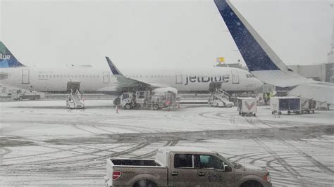 Snowpocalypse Winter Storm Leaves More Than 1 000 Flights Canceled And 100s More Delayed With