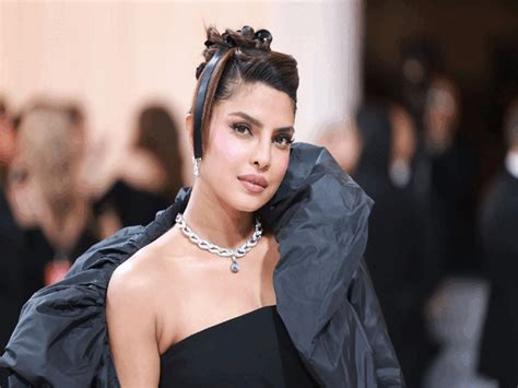 Met Gala Alia Bhatt Pearl Gown Priyanka Chopra S Cr Diamond