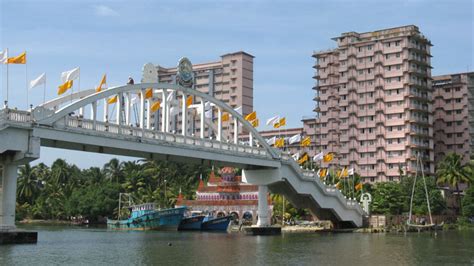 Mata Amritanandamayi Ashram At Amritapuri Kollam Kerala Tourism