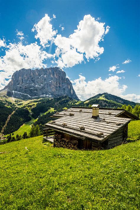 H Tten Am Gr Dner Joch Und Langkofel Bild Kaufen Image