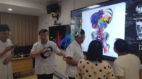 第二附属医院曾涛教授团队成功应用混合现实（mr）技术助力临床教学及精准医疗 南昌大学新闻网欢迎您！