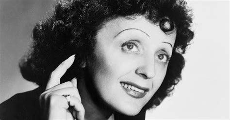 Nace La Cantante Francesa Edith Piaf Apodada El Gorri N De Par S