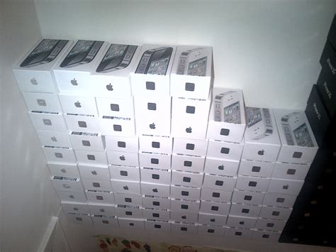 iPhone and Blackberry Empty Boxes: Brand New iPhone 4s Black Empty Box ...