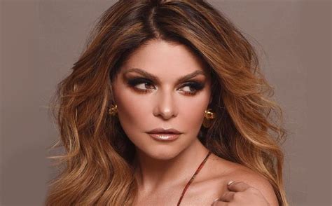 Itatí Cantoral se viste de Gatúbela a sus 46 años Fama