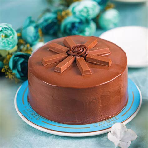 Layers Premium Kit Kat Cake Online Cake Delivery In Lahore