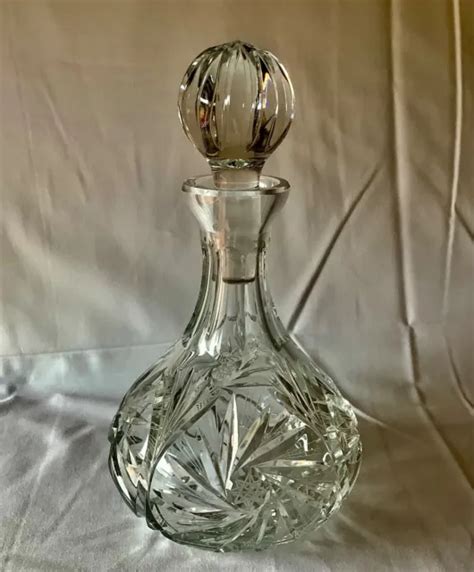 SUPERBE CARAFE EN CRISTAL Décors Taillés Ciselés Main BACCARAT SAINT