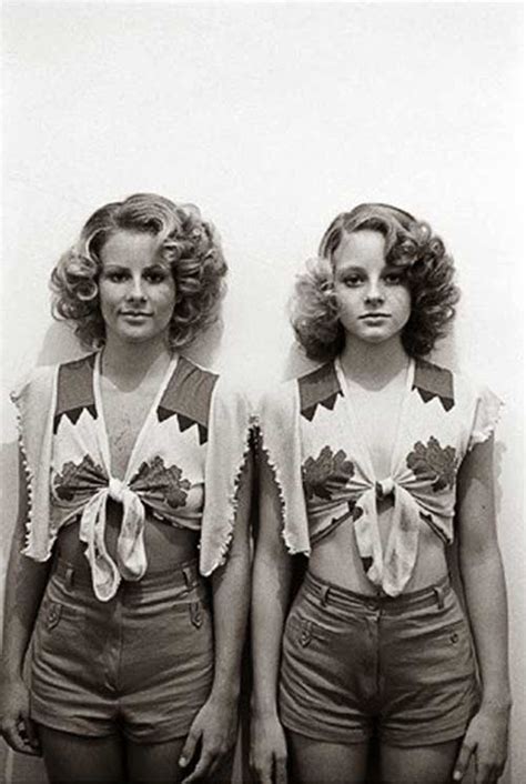 12 Year Old Jodie Foster Right And Her 19 Year Old Sister Connie Who Stood In For The