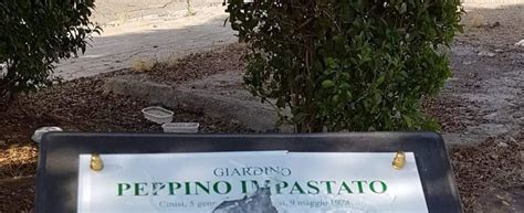 La Targa In Memoria Di Peppino Impastato Oltraggiata A Palermo