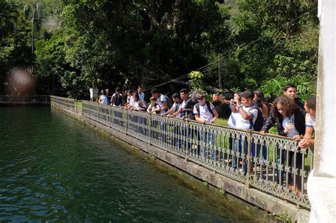 Alunos De Nova Igua U Visitam Hist Rica Esta O De Tratamento De Gua