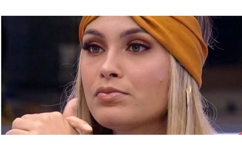 Sarah Ex Bbb Assista Ao V Deo Onde Ela Fala De Ataques Contra Filha