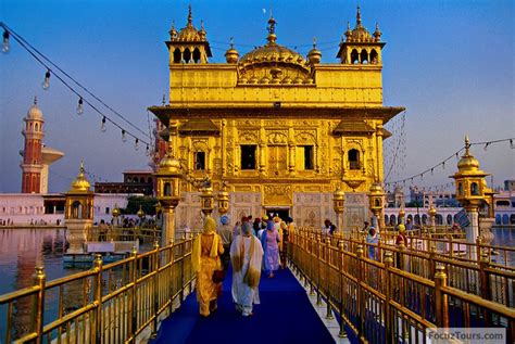 Golden Temple ( Punjab India ) The Holiest Temple In The World ...