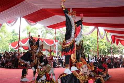 Festival Remo Dan Yosakoi Di Taman Surya Surabaya Suara Surabaya