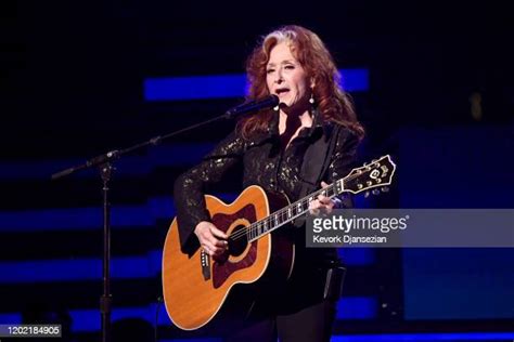 Bonnie Raitt Awards Photos and Premium High Res Pictures - Getty Images