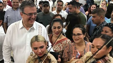 Ebrard Propone Crear Ley de Juventud en México N