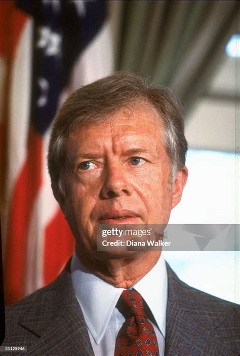 portrait  american president jimmy carter  front   flag news