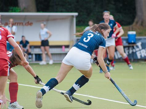 Kölner HTC Blau Weiss 1930 e V Hockey und Tennis im Beethovenpark