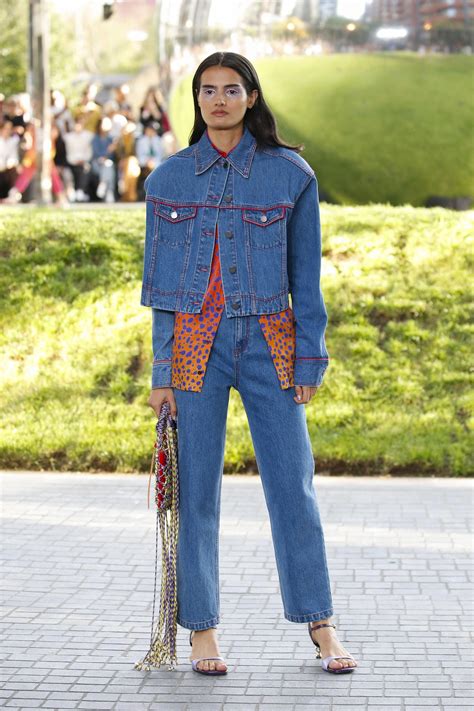 Tendencias Para Usar Jeans Rectos En Primavera Vogue