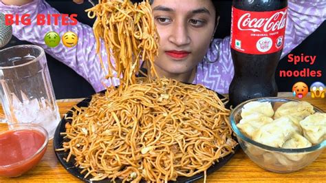 Spicy Schezwan Noodles🔥eating With Paneer Momo🥟cokebig Bites Mukbang