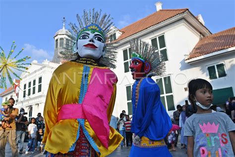 Pementasan Kesenian Betawi Di Kota Tua Jakarta Antara Foto