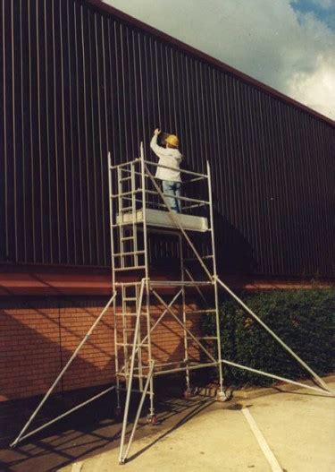 Half Width Scaffold Tower Hire Warwickshire Gloucestershire The