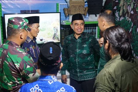 Bupati Tanbu Zairullah Azhar Tinjau Stand Beberapa Instansi Teras