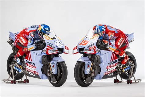 Motogp Gresini Revela Cores Da Moto Para