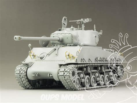 Rye Field Model Maquette Militaire 5028 M4A3E8 Sherman Easy Eight Avec