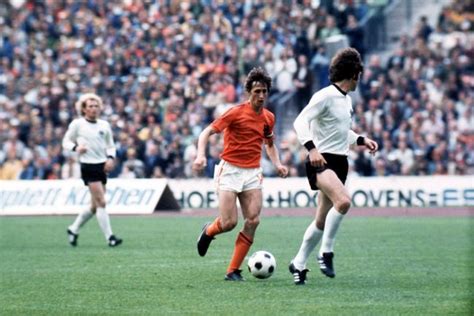 World Cup icons: Cruyff vs Beckenbauer – how great rivals became great friends (1974) | FourFourTwo