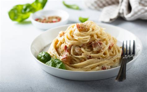 Receita como fazer Macarrão à Carbonara em casa