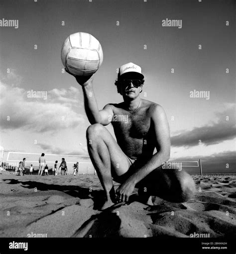 Beach Volley Banque Dimages Noir Et Blanc Alamy