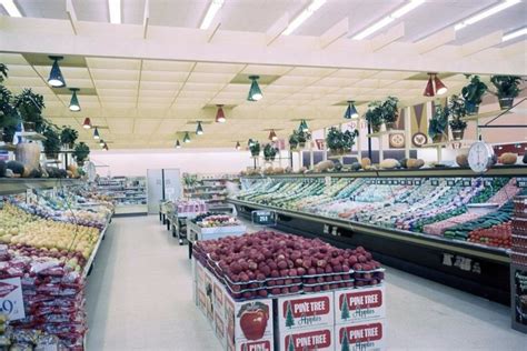 Inside the Tom Thumb Supermarket in 1966 Through Vintage Snaps ...